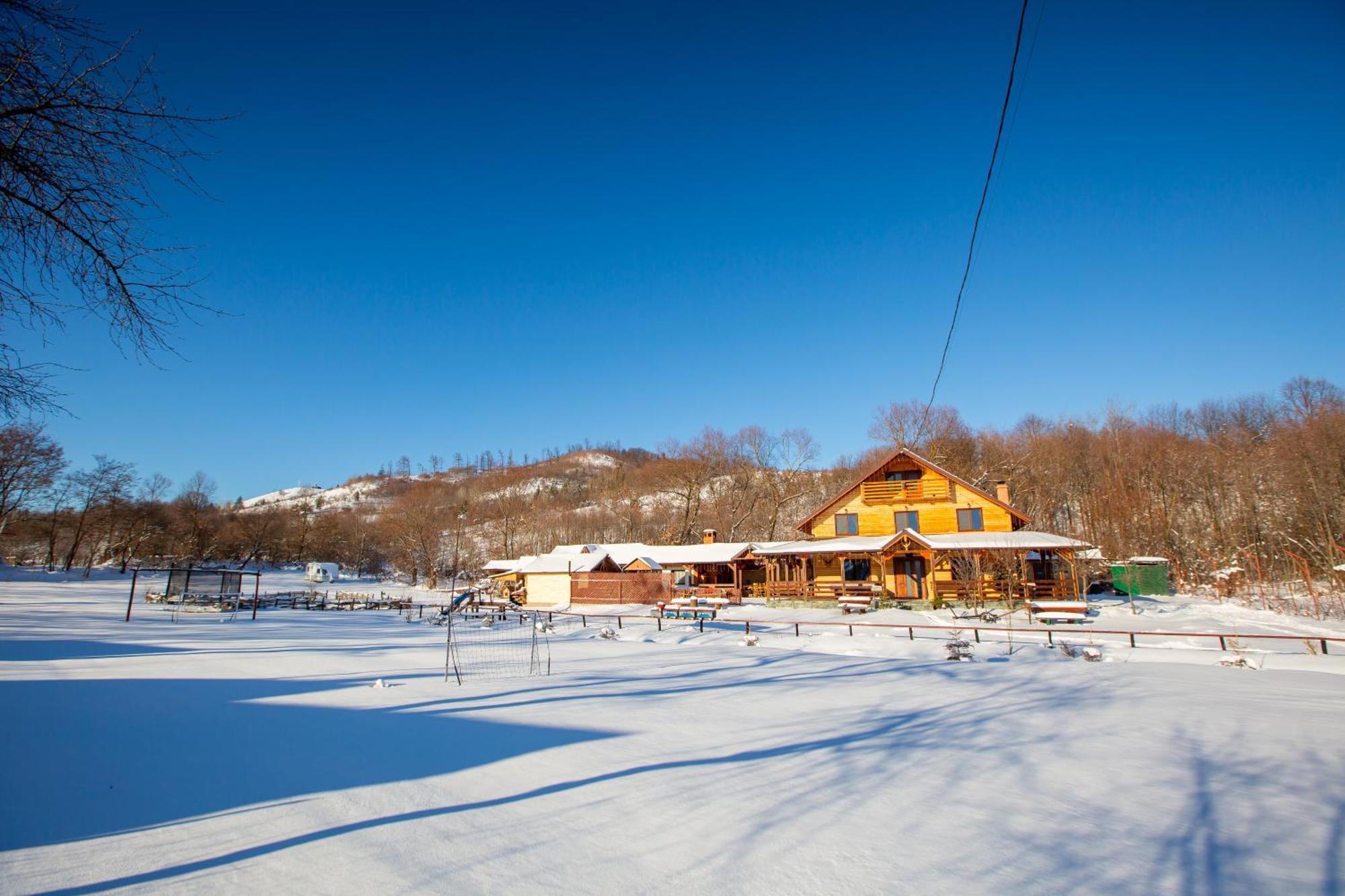 Cabana Lunca Târgu Neamț Exteriör bild